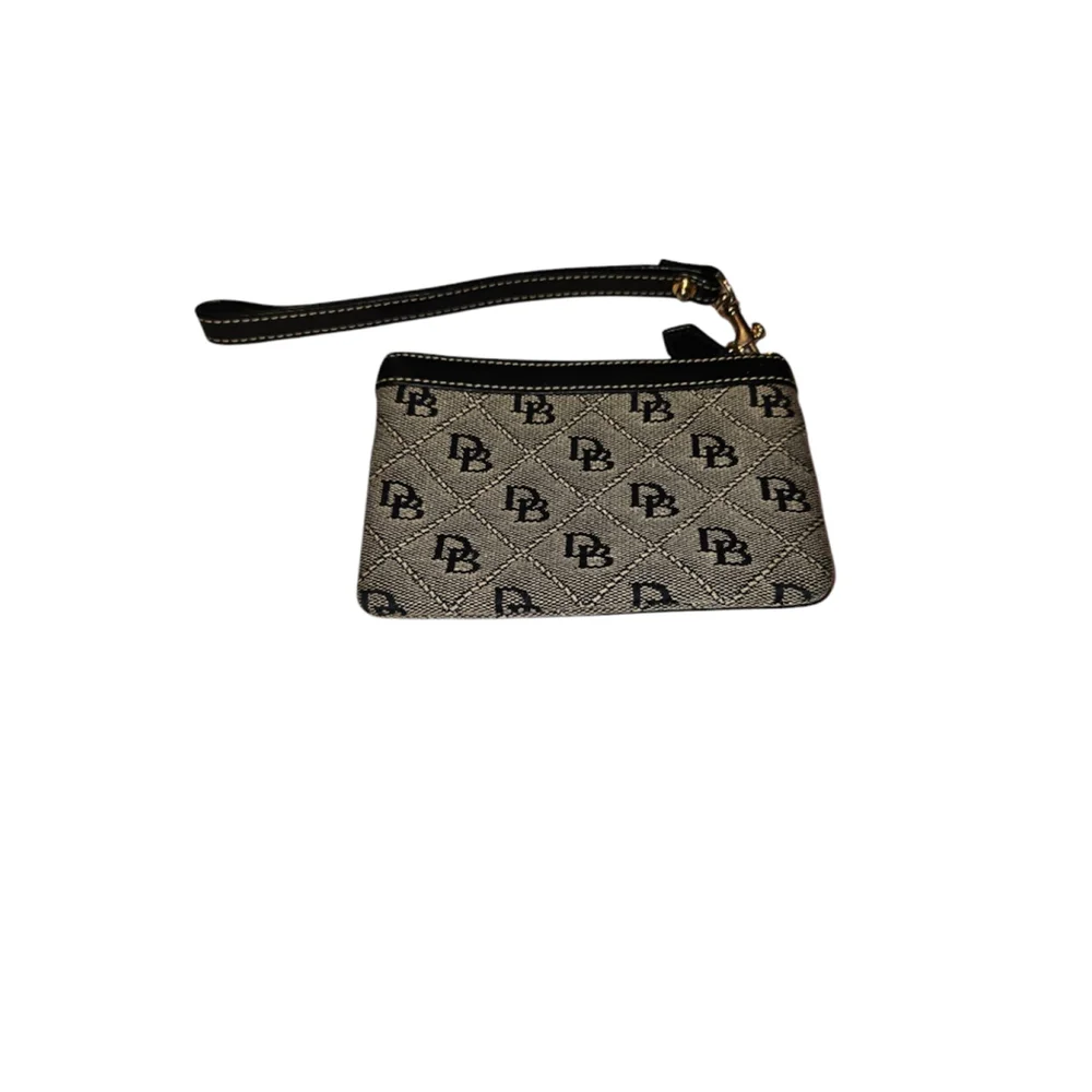 Dooney & Bourke this pre